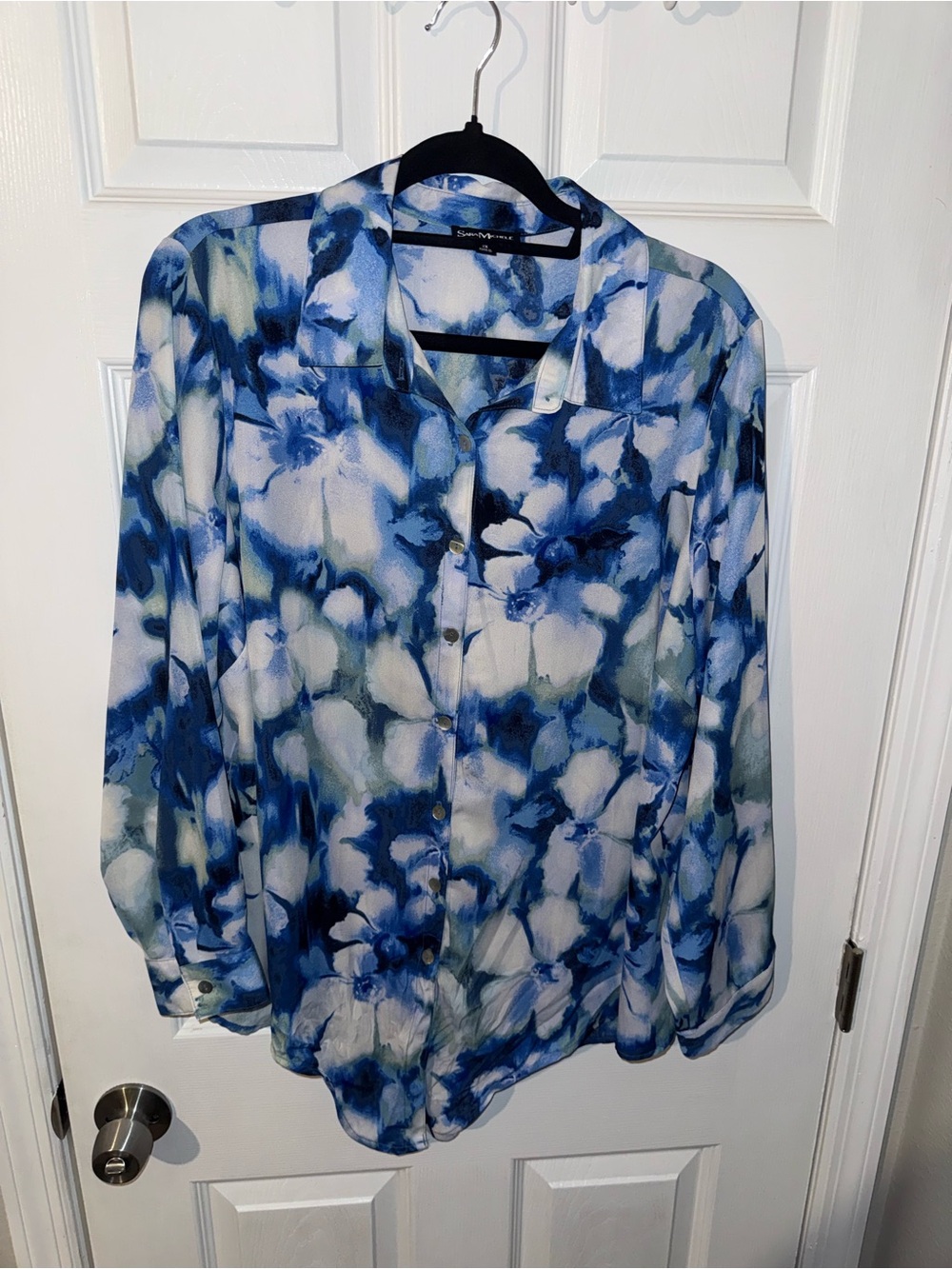 Sara Michelle Blue & White Watercolor-Print Button Down Shirt